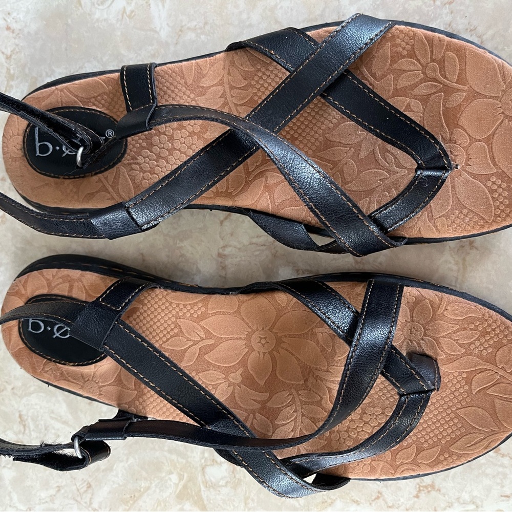 b.o.c. Black Sandals with Crisscross Straps and Textured Footbed